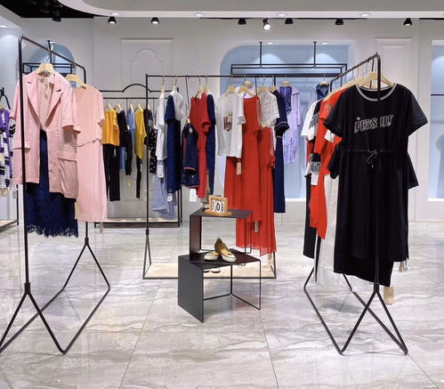 哥邦女裝品牌服裝尾貨批發(fā)貨源現(xiàn)身廣州，播田成零售新熱點(diǎn)